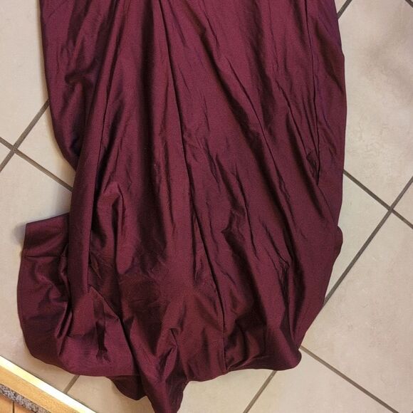 NWT Cynthia & Sahar Cascading Bow One Shoulder Satin Dress Cabernet Red L - Picture 5 of 16